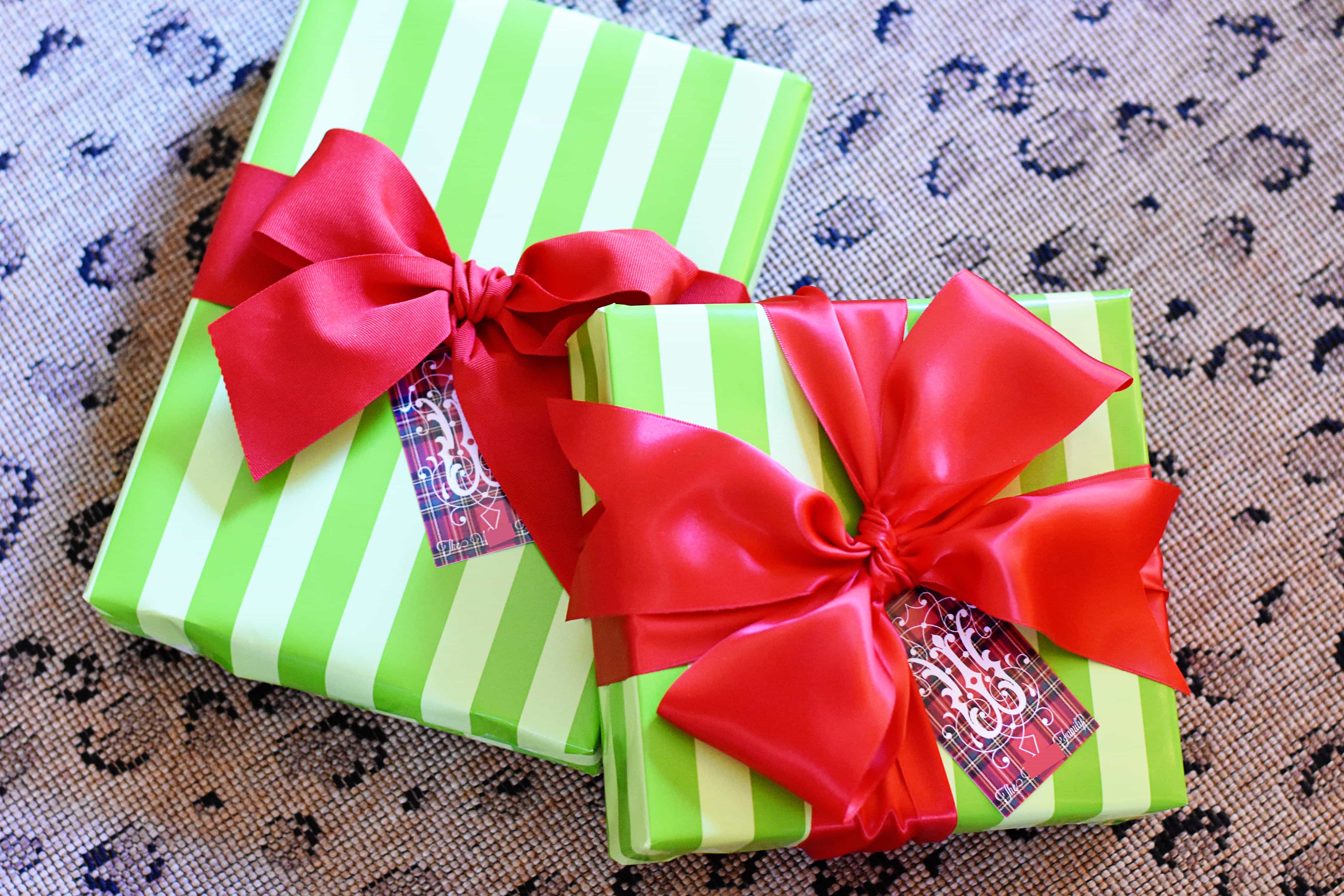 Christmas Wrapping {Paper Bow Template Free Printable} – Dixie