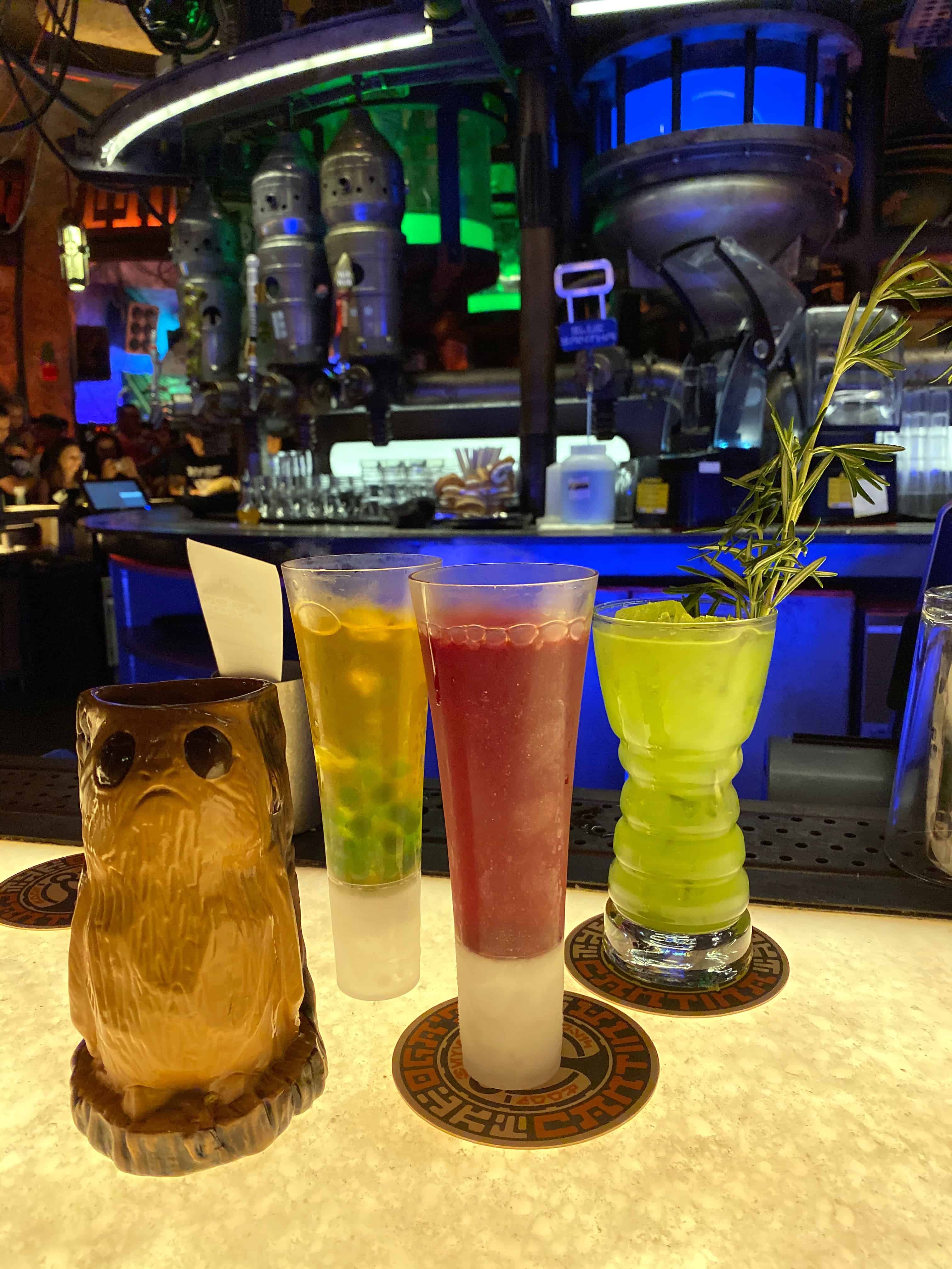 Review: Oga's Cantina Bar in Star Wars Land - Disney Tourist Blog
