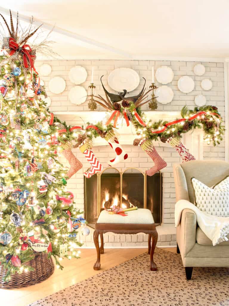 Holiday Home Tour 2019 {Den + Office} – Dixie Delights