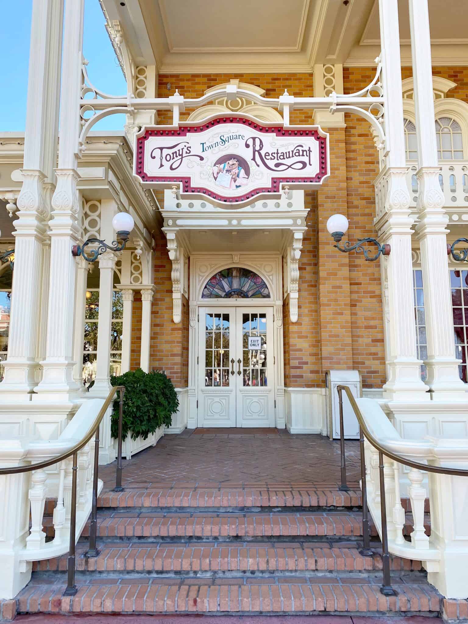 Tony’s Town Square Restaurant in Disney’s Magic Kingdom – Dixie Delights