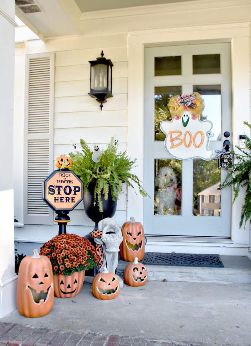 Haunted Halloween Home Tour 2022 {Exterior} – Dixie Delights