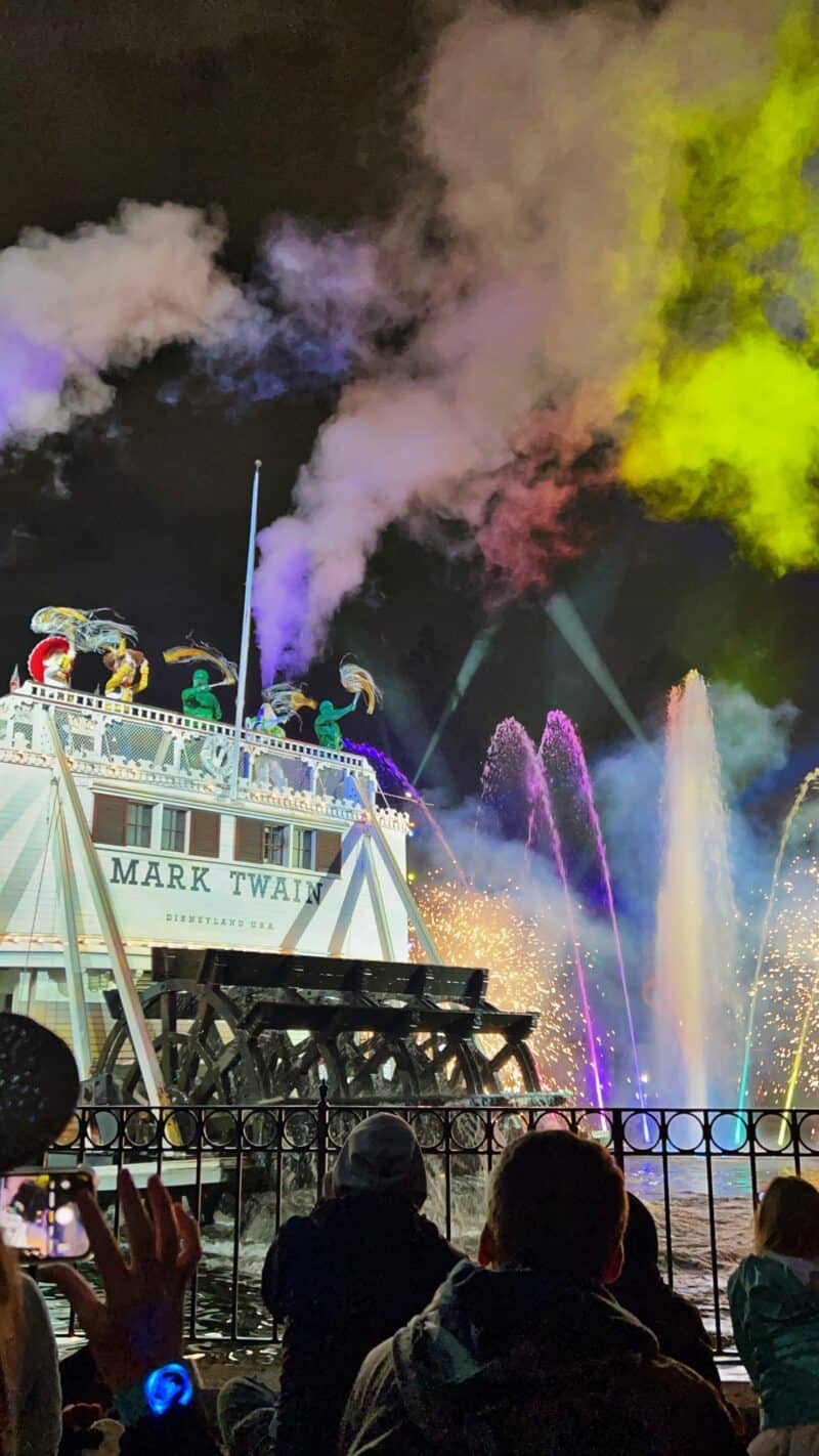 Blue Bayou Fantasmic Dining Package in Disneyland Park Dixie Delights