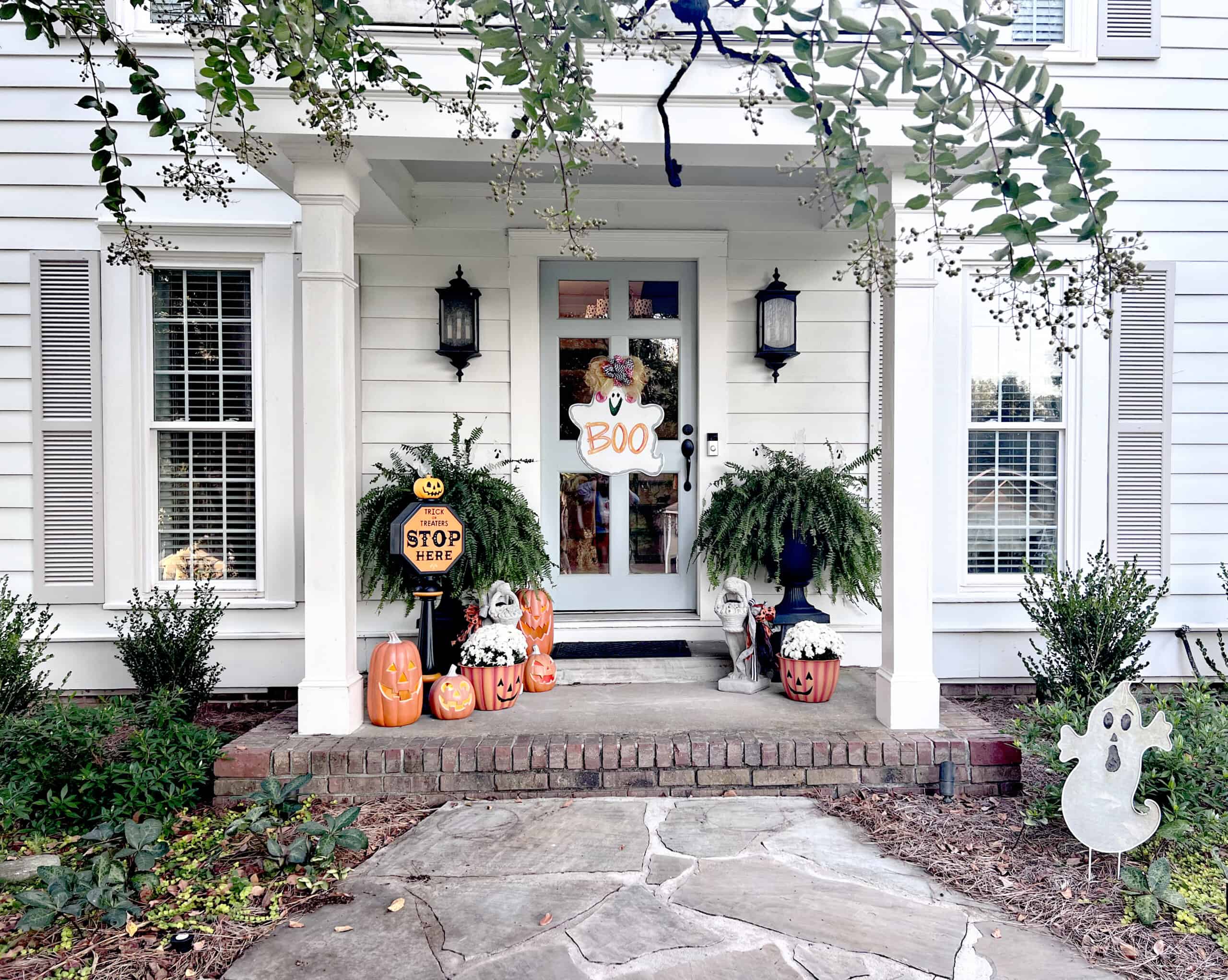 Haunted Halloween Home Tour 2024 {Exterior} Dixie Delights